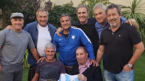 Un grupo de exjugadores le dirá a Bilardo sobre la muerte de Maradona