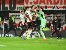 Locura. Beltrán festeja. River había sufrido todo con San Lorenzo y recién en los penales logró avanzar a Cuartos de Final del Apertura de AFA. Locura. Beltrán festeja. River había sufrido todo con San Lorenzo y recién en los penales logró avanzar a Cuartos de Final del Apertura de AFA.