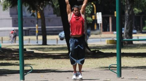 El emir de Catar pone al país  a practicar ejercicios físicos