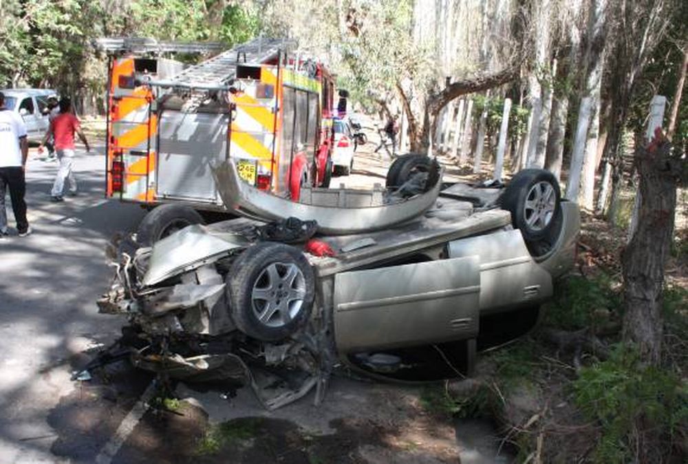 Chocó y destrozó su vehículo tras festejar su cumpleaños