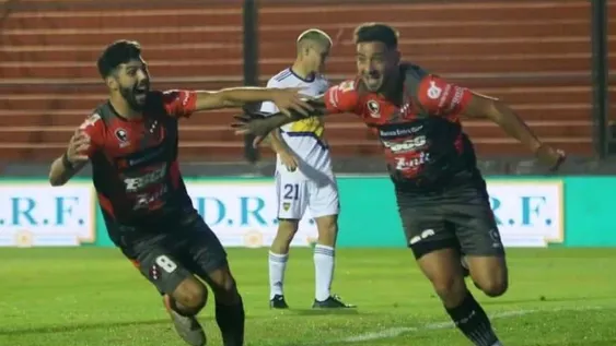 Boca se relajó, perdió y ahora espera