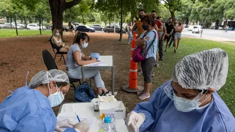 Tercer día consecutivo en que se registraron más de 100.000 contagiados en el país