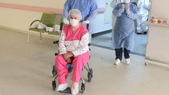 Descubren un síntoma de aparición tardía en pacientes recuperados de Covid-19