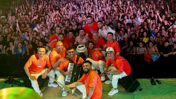 Omega promete fiesta y baile para arrancar bien arriba el fin de semana