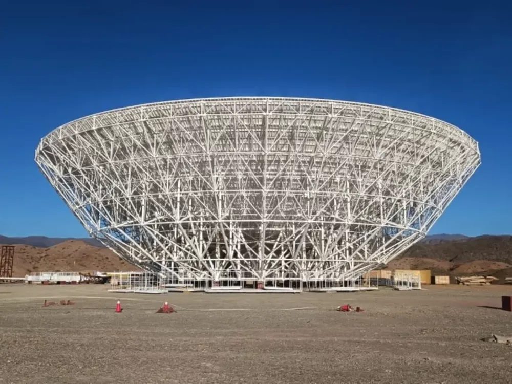 El Radiotelescopio Chino-Argentino.-