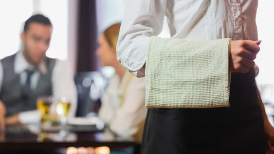 “Que trabaje mucho y cobrando poco”: la oferta laboral que generó bronca