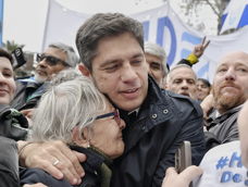 Axel Kicillof en una de las marchas por la Ley de Tierras.&nbsp;