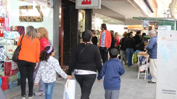 Las familias sanjuaninas aprovecharon el lunes feriado para salir de compras