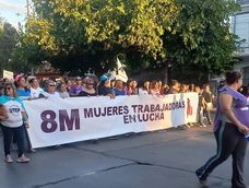 La movilización por el 8M recorrió el centro de San Juan con consignas por igualdad y derechos. La movilización por el 8M recorrió el centro de San Juan con consignas por igualdad y derechos.