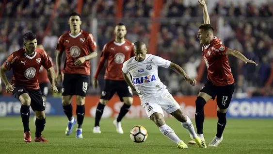 Carlos Sánchez fue habilitado para jugar frente a Independiente