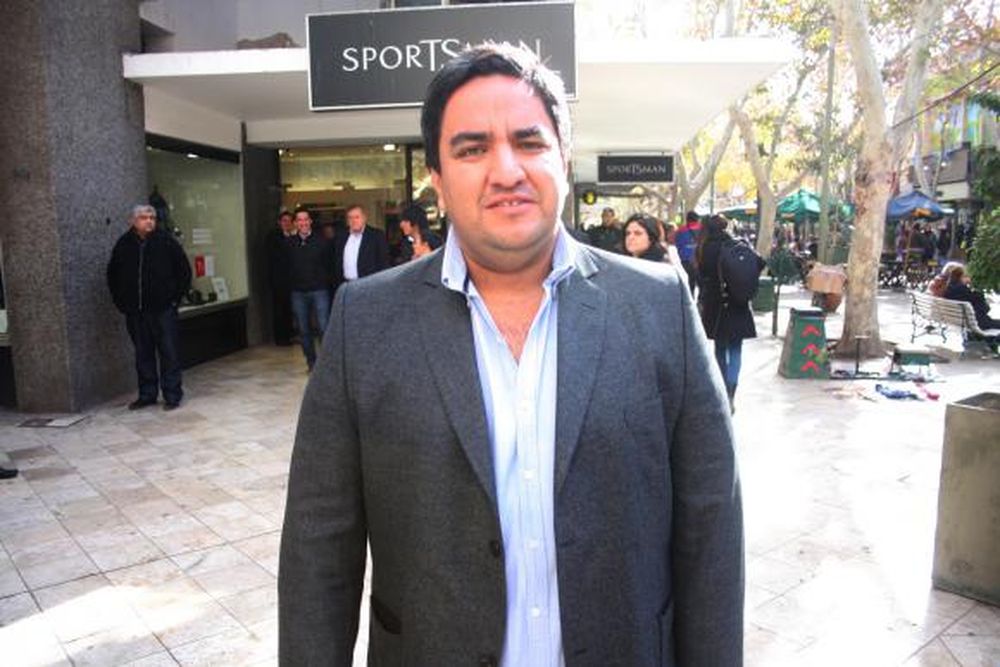 Enojados, abren una línea interna en el PRO