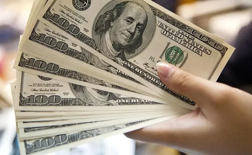 El BCRA vendió en la semana cerca de u$s850 M para mantener al dólar en $20,54