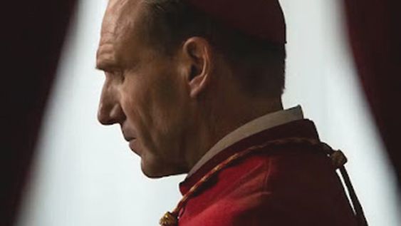 Un thriller con el que Ralph Fiennes busca su primer Oscar