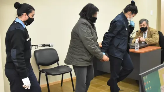 Presa, acusada de producir fotos porno y corromper sexualmente a su hija de 11 años