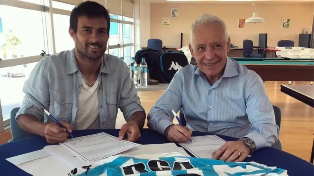 Cvitanich ya es jugador de Racing