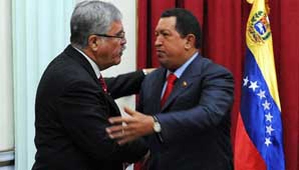 Hugo Chávez quiere una alianza con YPF