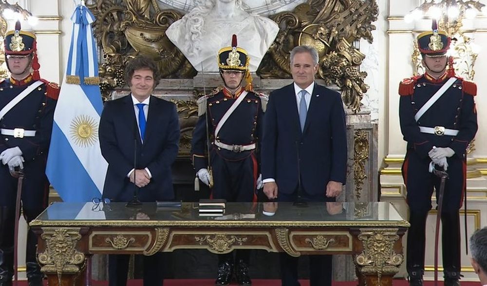 Javier Milei le tomó juramento a Pablo Quirno como nuevo Canciller