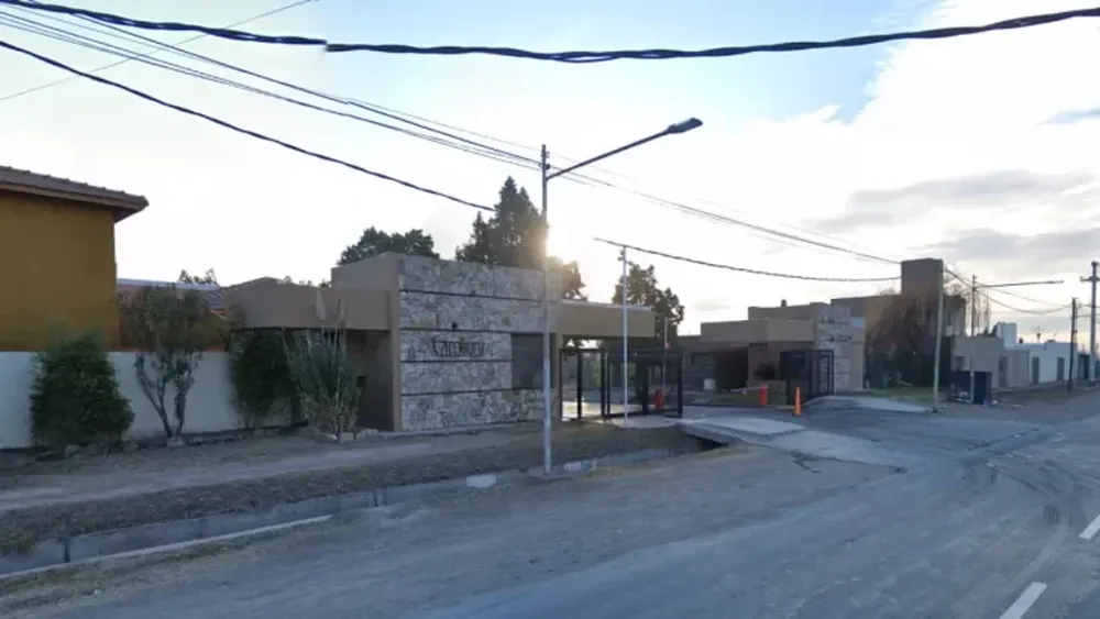 Roban 50 mil dólares y 100 mil pesos en un asalto en un barrio privado de Mendoza