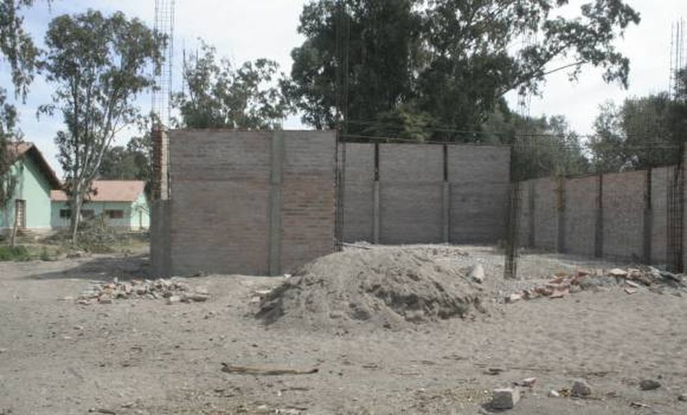 Intento para reflotar  el teatro abandonado