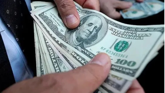 IMPACTO. El Gobierno espera que el precio del dólar no se vaya al tope más alto, si eso pasa, la devaluación sería del 23%.