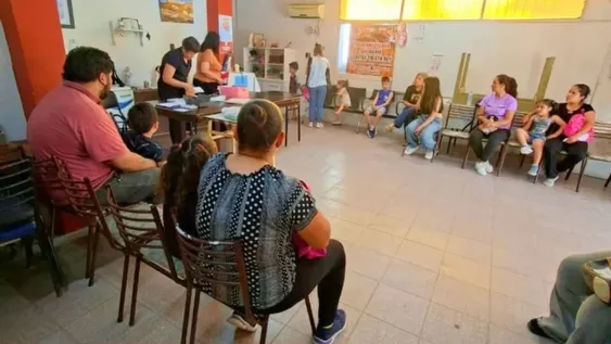 En Caucete funciona el Policlínico Solidario de Cáritas Cristo Rey que brinda atención médica gratuita.