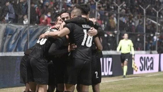 El Rojo, en partido caliente, le ganó a los tucumanos