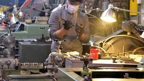 El empleo privado acumula 21 meses seguidos de crecimiento