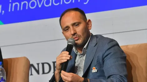 Lucas Estrada, presidente del EPSE, contó la experiencia de San Juan con las renovables en el Ciclo Pilares.