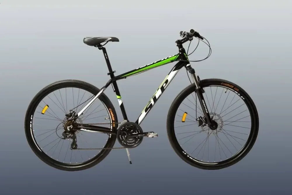 Iba a trabajar y 3 sujetos armados lo abordaron: le robaron una costosa bici y otras pertenencias