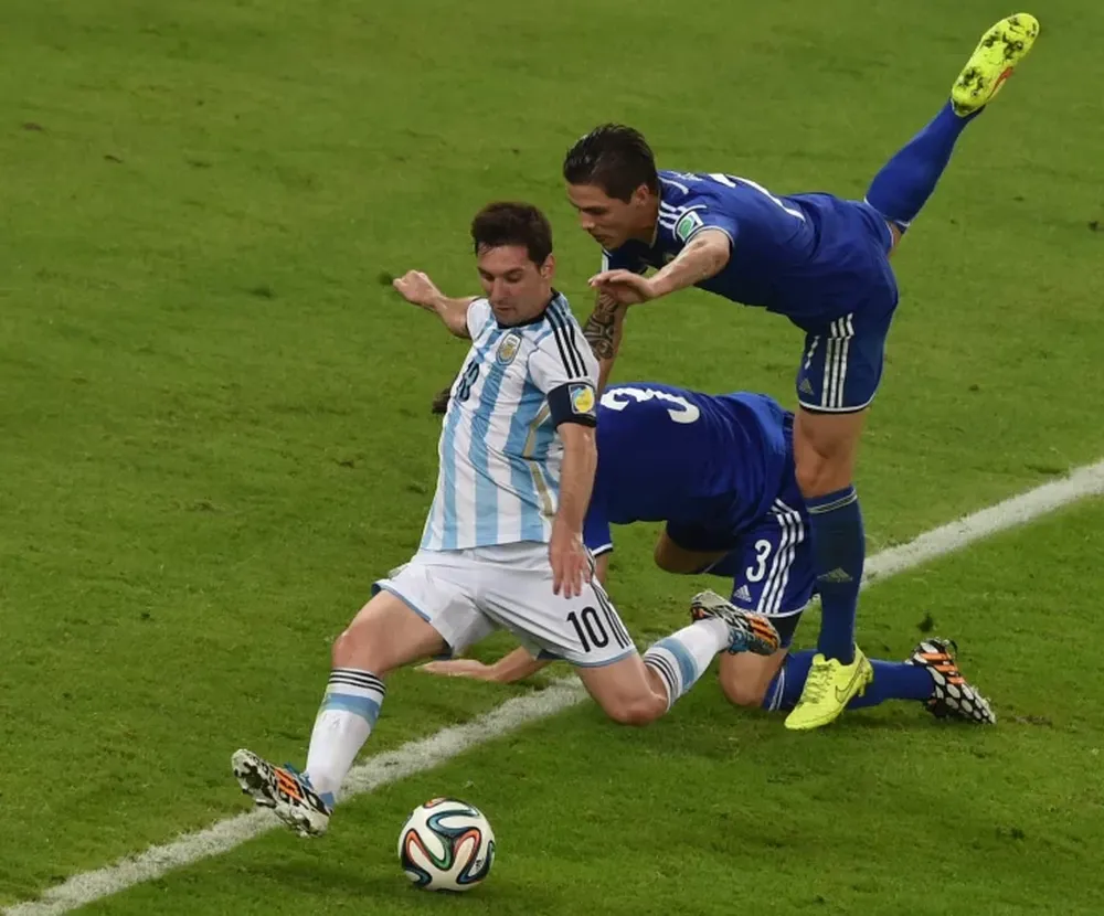 Argentina cosechó 11 victorias, 5 derrotas y un empate en estrenos mundialistas