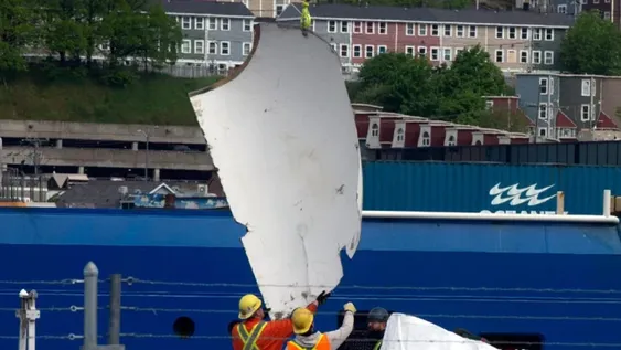 La Guardia Costera de EEUU encontró “presuntos restos humanos” entre el material recuperado del sumergible Titan