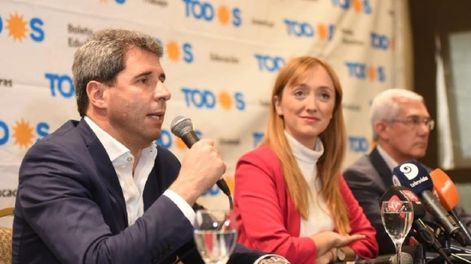 Sergio Uñac y Anabal Fernández Sagasti.-