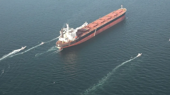 El cierre del estrecho de Ormuz agrava la crisis internacional por el petróleo.