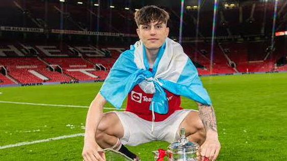 Los Manchester van por la coronación