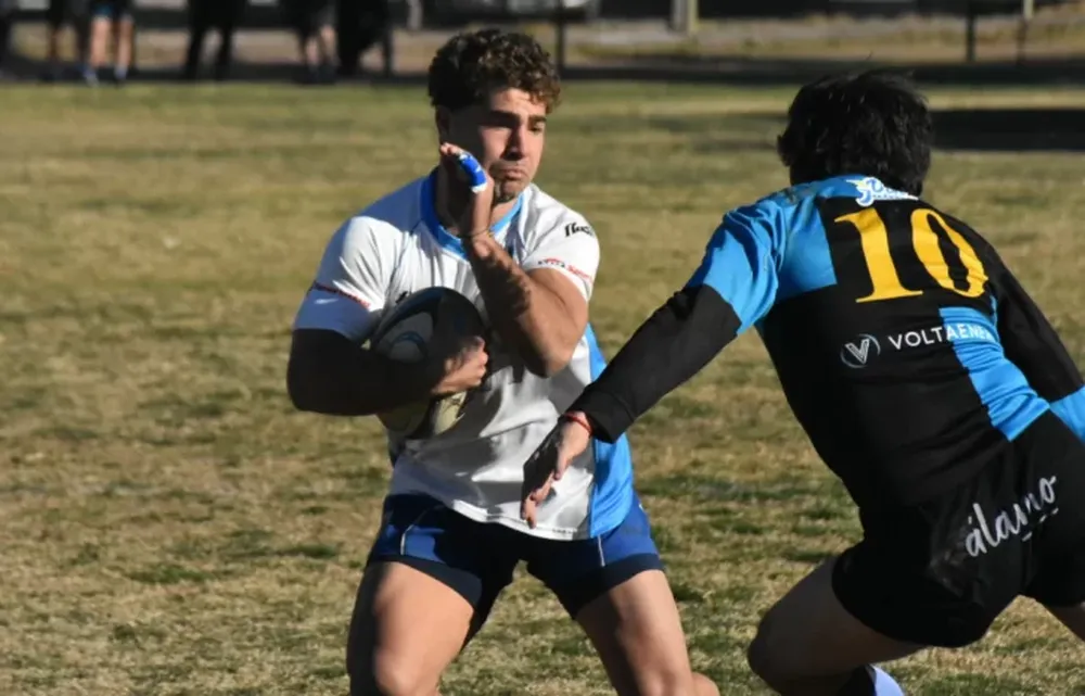 POR LA RECUPERACIÓN irá esta tarde la U contra el equipo que domina con autoridad el torneo.