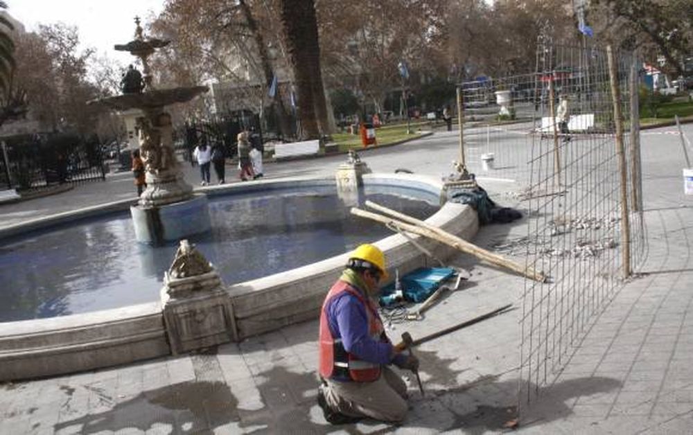 Empezó el arreglo de la fuente