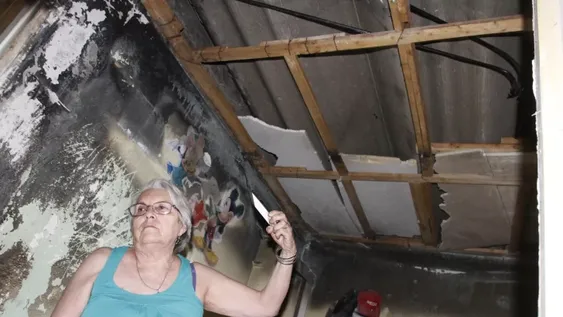 Un gran susto y daños por un incendio en una vivienda