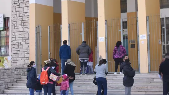 Educación sale a buscar casa por casa a los alumnos desvinculados de la escuela