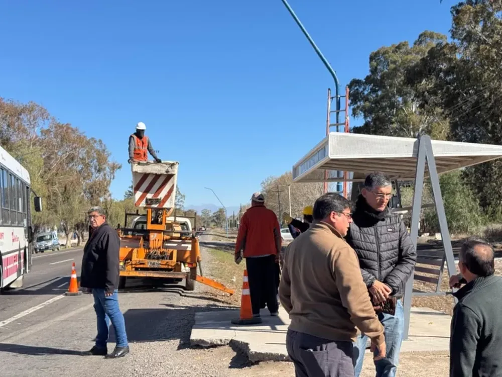 Obras en Ruta 20: la Escuela Procesa Sarmiento ya cuenta con iluminación LED