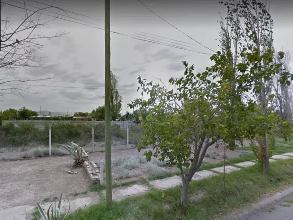 Vecinos rescataron a una chica que cayó a un canal