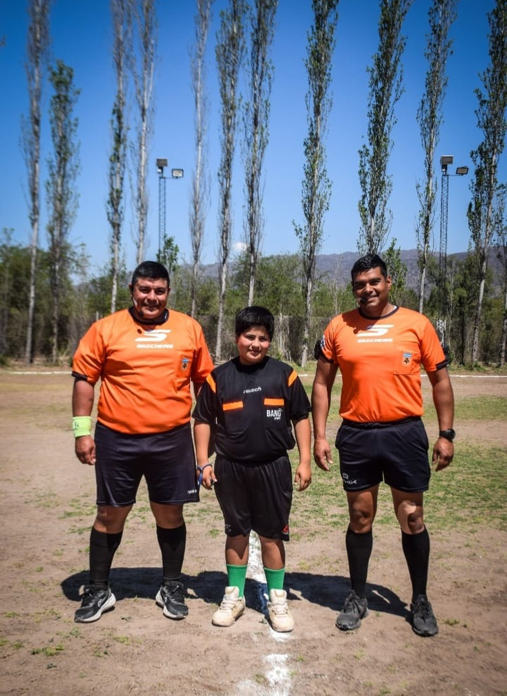 Simón Cuenca Villafañe, de 11 años, debutó como árbitro de Valle Fértil.