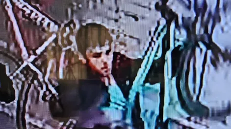 En diez segundos, entró a la guardería de una empresa y le robó bici a un empleado