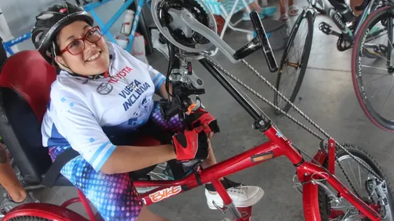 Lourdes, la fan de Nico