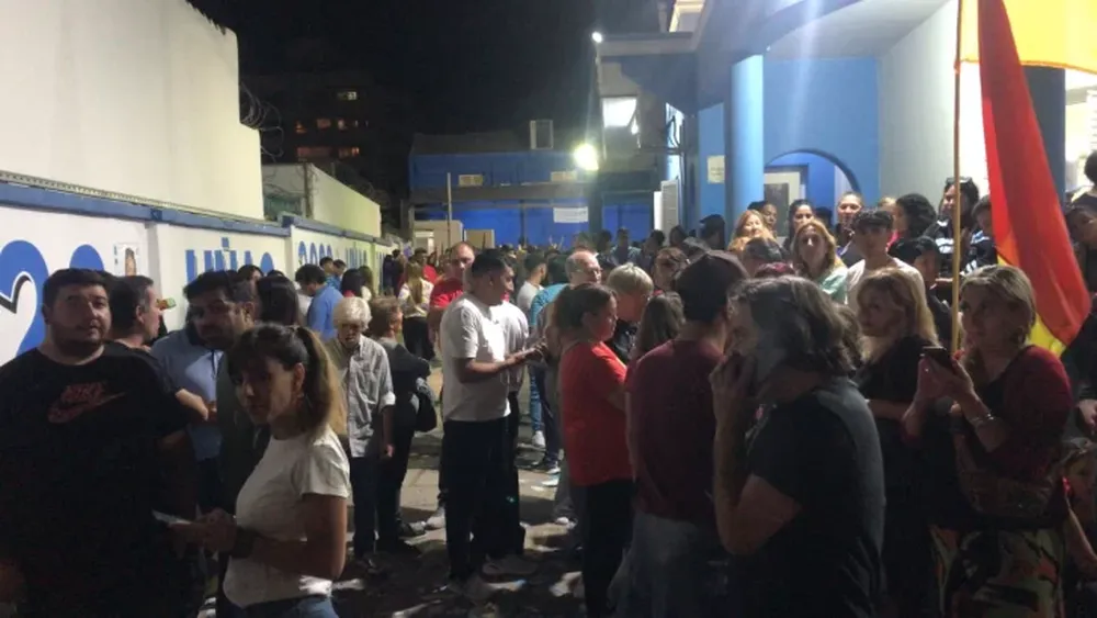 El ánimo en los búnkers sanjuaninos: festejos en el de Milei y el peronismo, caras largas en JxC