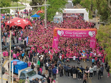 Más de 4 mil personas corrieron este sábado en una nueva edición de la Maratón por el cáncer de mama. Fotos: Daniel Arias. Más de 4 mil personas corrieron este sábado en una nueva edición de la Maratón por el cáncer de mama. Fotos: Daniel Arias.