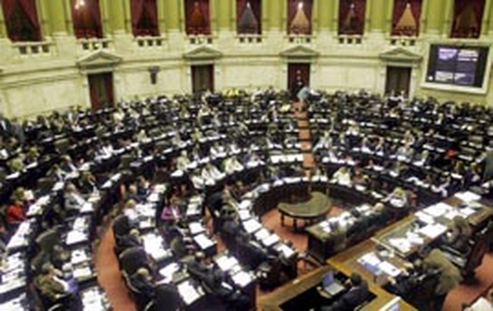 Arduo debate por el 82% móvil
