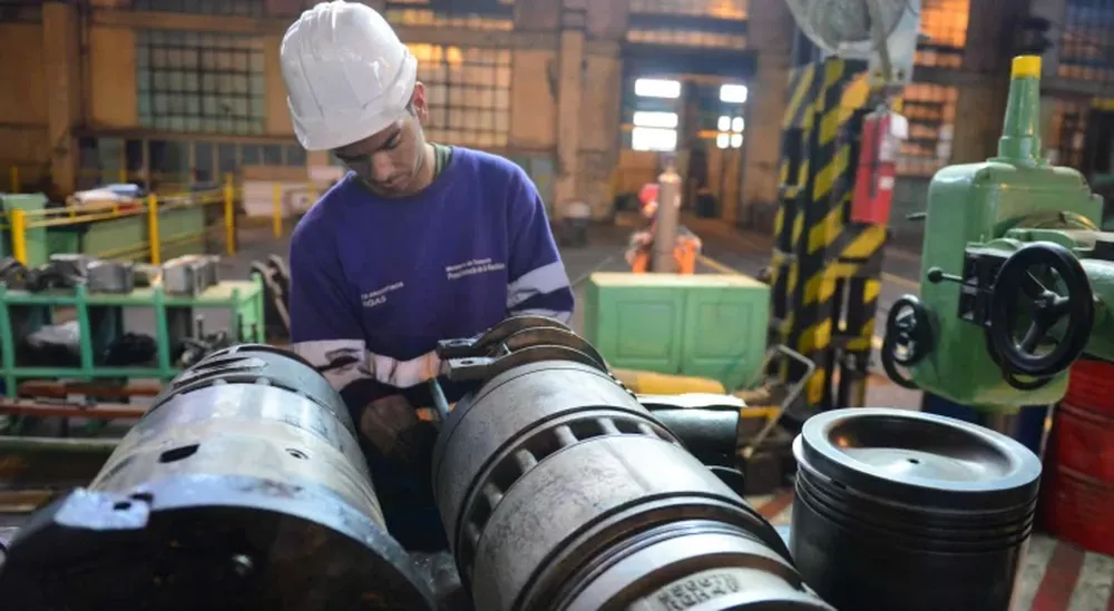 Fuerte caída interanual en agosto de la actividad industrial y la construcción