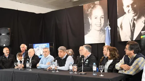 Alberto se bajó y pasará solo el Día de la Lealtad