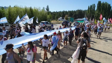 Arrancó la marcha que desafía el poder del magnate Joe Lewis