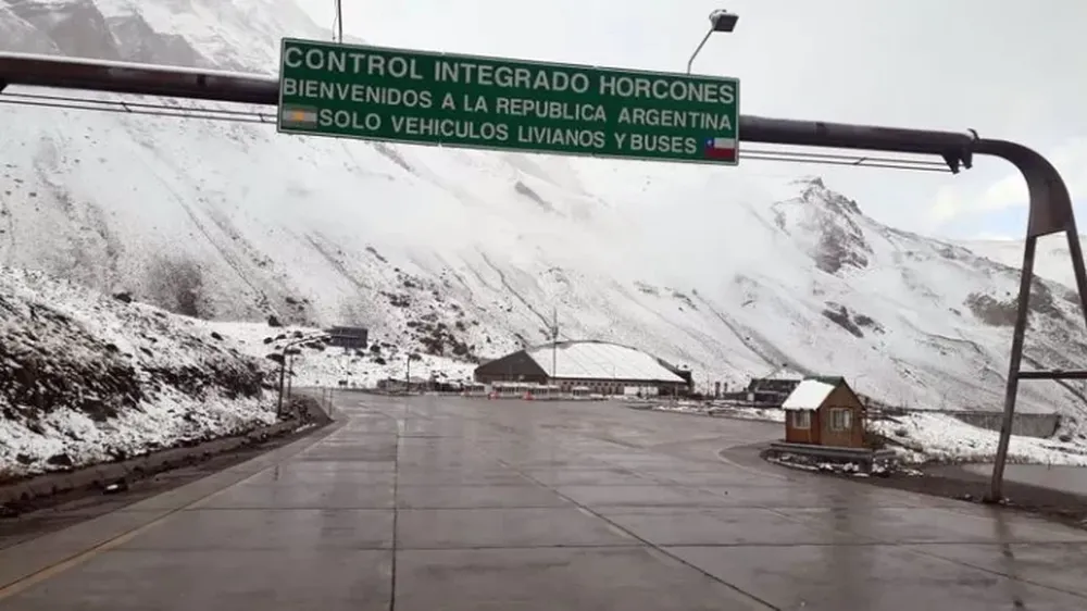 Los pasos fronterizos a Chile por Mendoza están cerrados por las nevadas